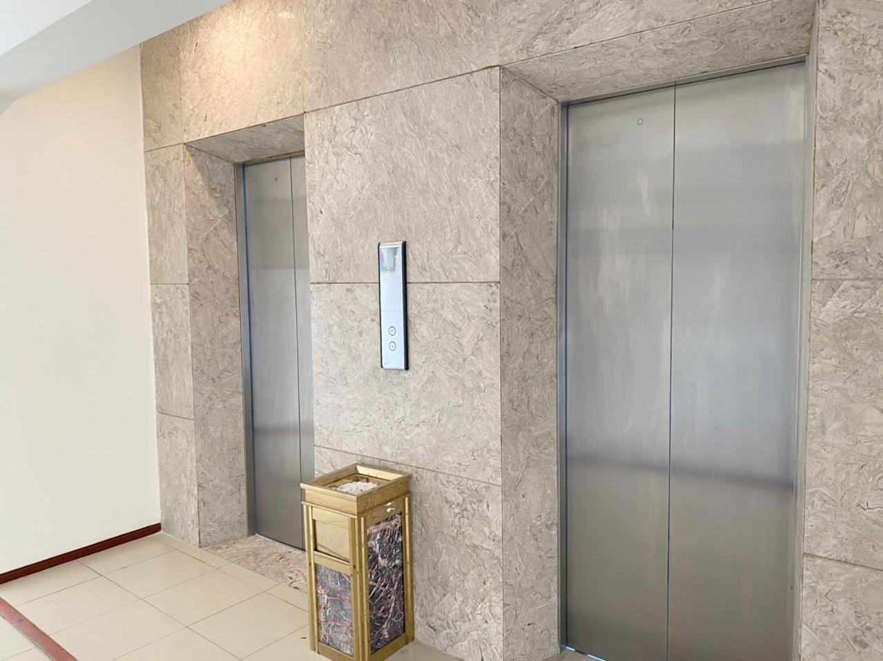 NguyẽN QuyèN Hotel Hanoi Eksteriør bilde