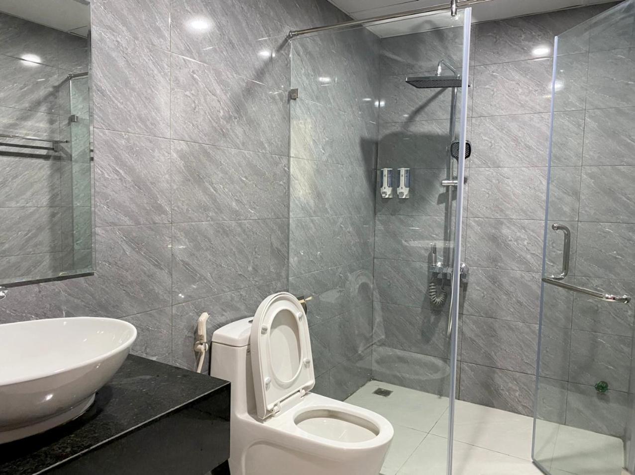 NguyẽN QuyèN Hotel Hanoi Eksteriør bilde