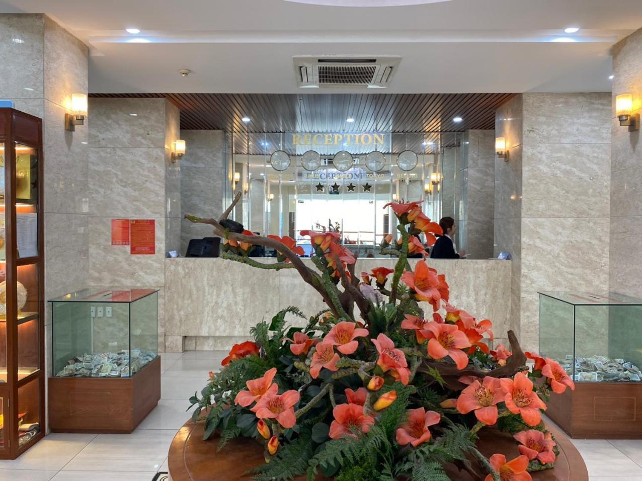 NguyẽN QuyèN Hotel Hanoi Eksteriør bilde