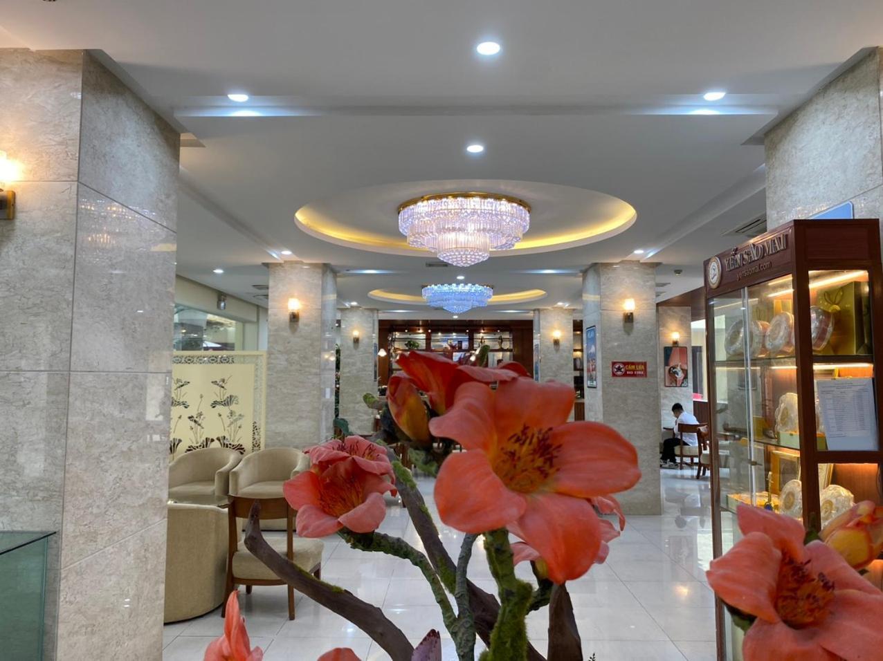 NguyẽN QuyèN Hotel Hanoi Eksteriør bilde