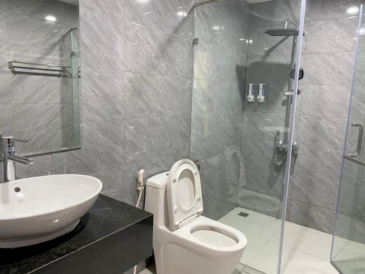 NguyẽN QuyèN Hotel Hanoi Eksteriør bilde