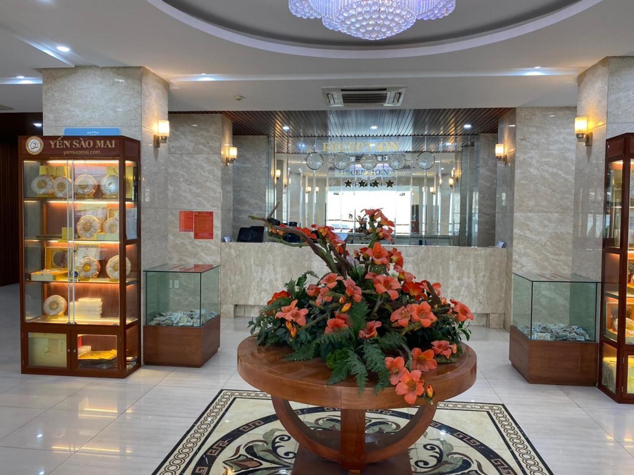 NguyẽN QuyèN Hotel Hanoi Eksteriør bilde