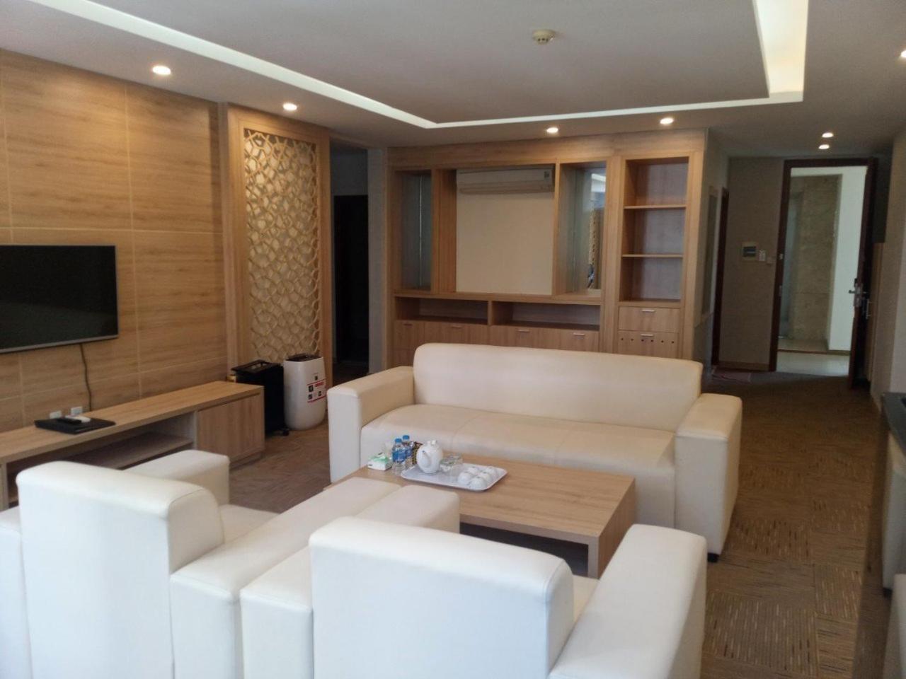 NguyẽN QuyèN Hotel Hanoi Eksteriør bilde